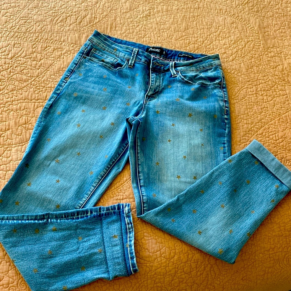 Nanette Lepore / Thompson boyfriend style super fun gold star imprinted jeans!